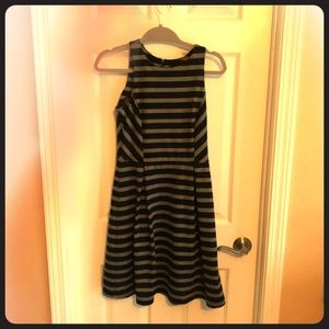 Apt 9 great and black striped